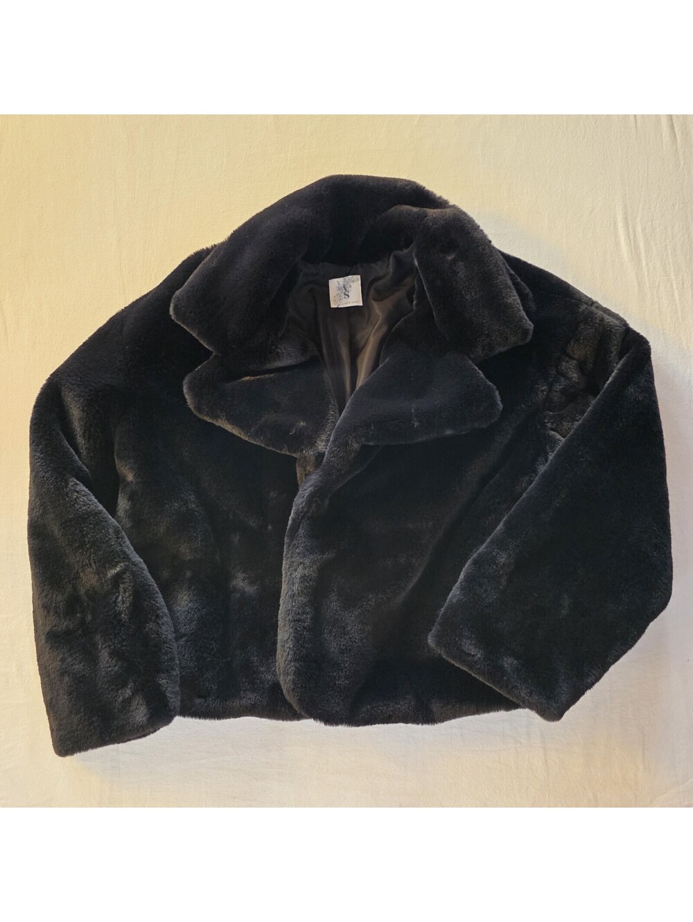 Altar'd State Women's Black Faux Fur Short Jacket Long Sleeve SIze L